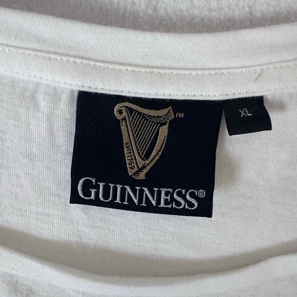 Guinness White Graphic Tee Two Way Sequins Ireland Beer T-Shirt Novelty XLarge - Picture 2 of 4